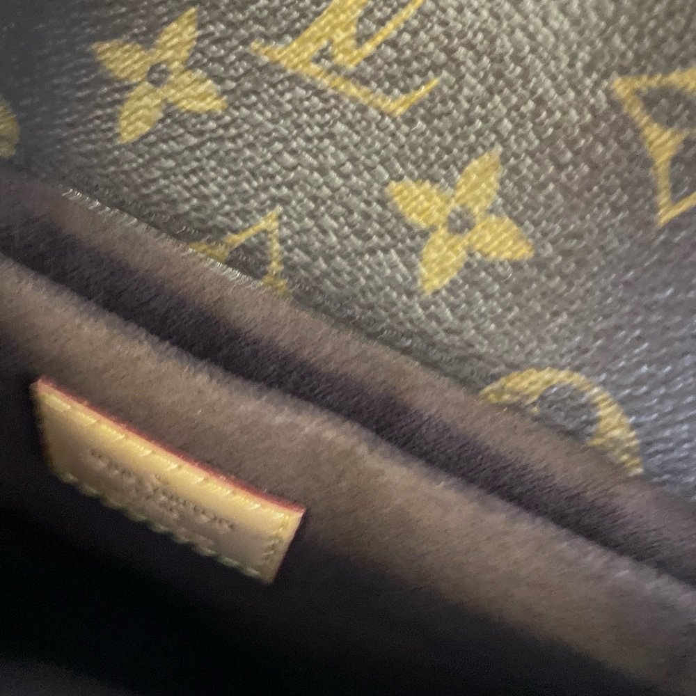 Louis Vuitton Pochette Métis - Picture 5 of 16